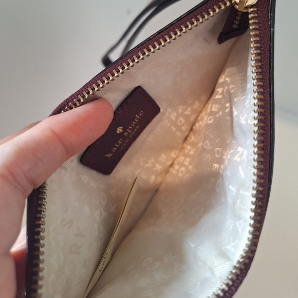 NWOT Kate Spade Merlot Saffiano Leather Wristlet - Picture 4 of 4